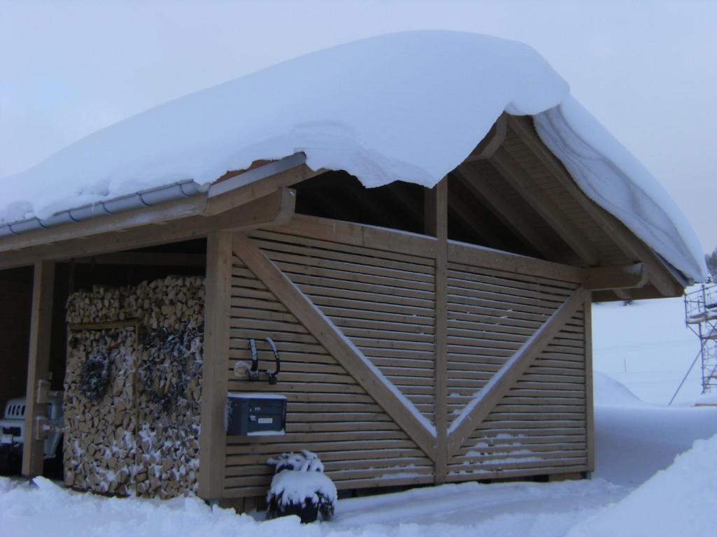 Appartement De Vacances Niederer La Côte-aux-Fées Exterior foto